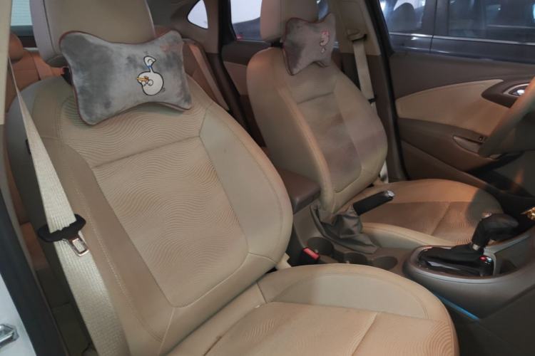Used Buick GT 2013 GT 1.6L Automatic Fashion Edition Right Front Seat