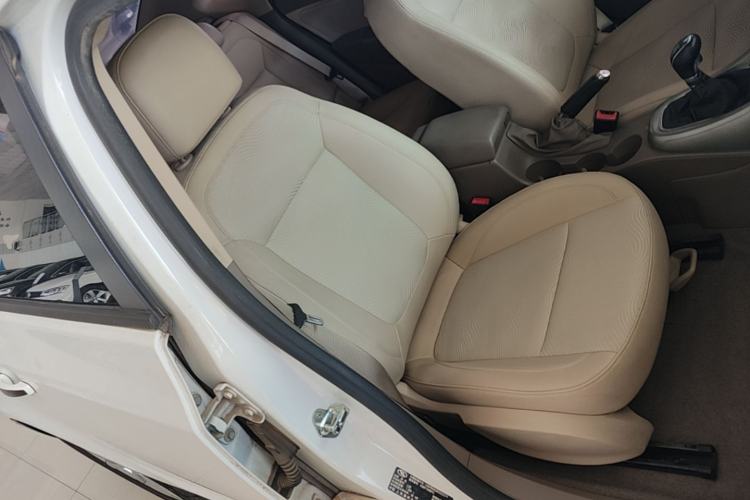 Used Buick GT 2013 GT 1.6L Manual Entry-Level Model Right Front Seat