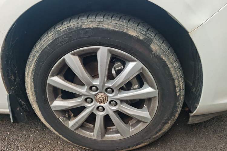 Used Buick GT 2013 GT 1.6L Manual Entry-Level Model Right Front Wheel Hub