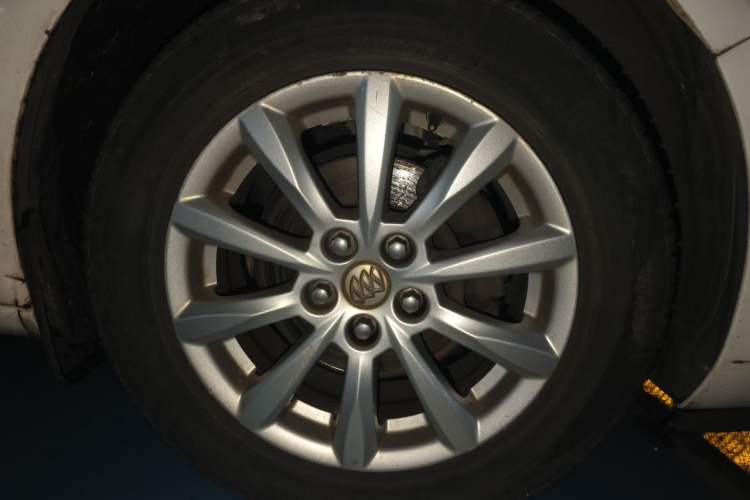 Used Buick GT 2013 GT 1.6L Manual Entry-Level Model Right Front Wheel Hub