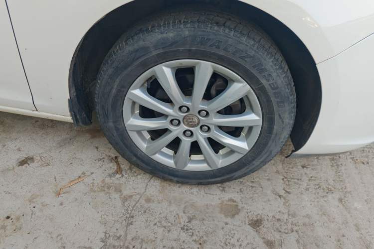 Used Buick GT 2013 GT 1.6L Automatic Comfort Edition Right Front Wheel Hub