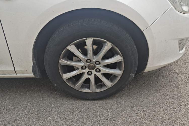 Used Buick GT 2013 XT 1.6L Automatic Fashion Edition Right Front Wheel Hub
