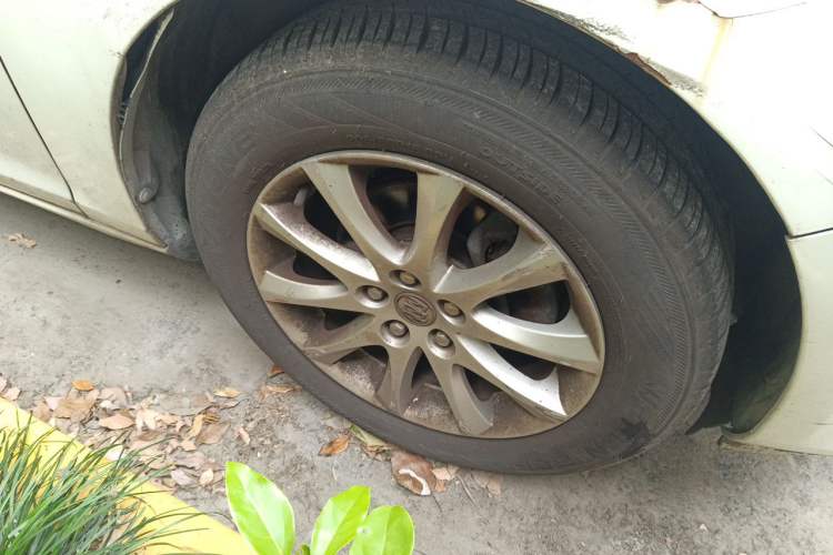 Used Buick GT 2013 XT 1.6L Automatic Fashion Edition Right Front Wheel Hub