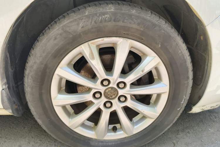 Used Buick GT 2013 GT 1.6L Automatic Fashion Edition Right Front Wheel Hub