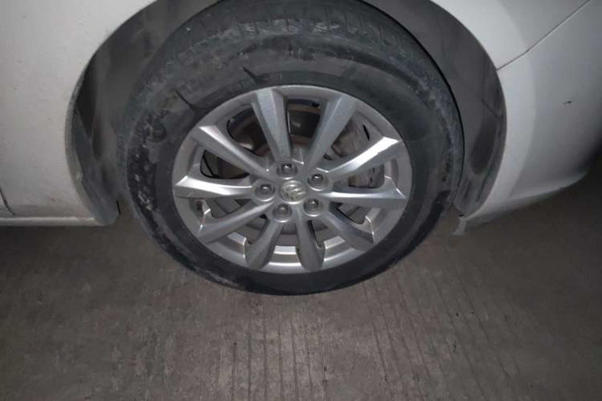 Used Buick GT 2013 GT 1.6L Automatic Fashion Edition Right Front Wheel Hub