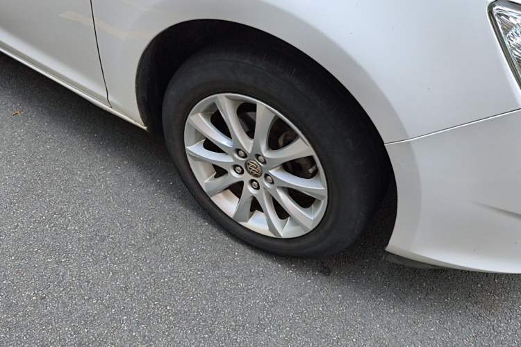 Used Buick GT 2013 XT 1.6L Automatic Fashion Edition Right Front Wheel Hub
