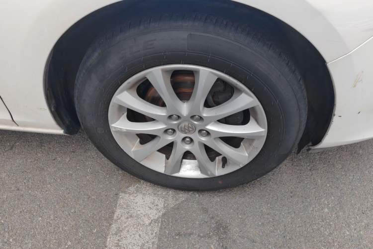 Used Buick GT 2013 XT 1.6L Automatic Comfort Edition Right Front Wheel Hub