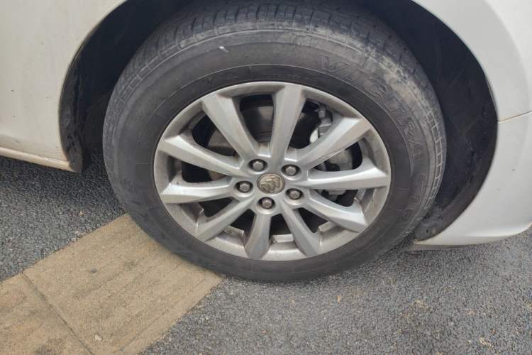 Used Buick GT 2013 GT 1.6L Manual Entry-Level Model Right Front Wheel Hub