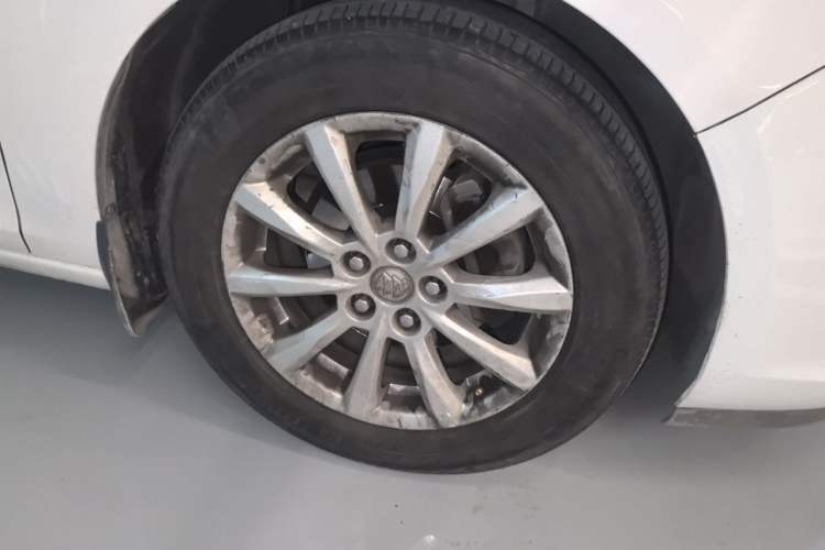 Used Buick GT 2013 GT 1.6L Manual Entry-Level Model Right Front Wheel Hub
