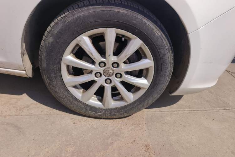 Used Buick GT 2013 GT 1.6L Automatic Fashion Edition Right Front Wheel Hub