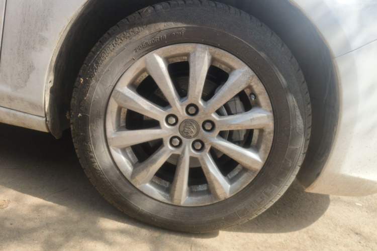Used Buick GT 2013 GT 1.6L Manual Entry-Level Model Right Front Wheel Hub