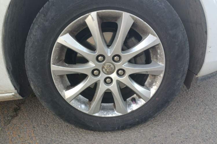 Used Buick GT 2013 XT 1.6L Automatic Fashion Edition Right Front Wheel Hub
