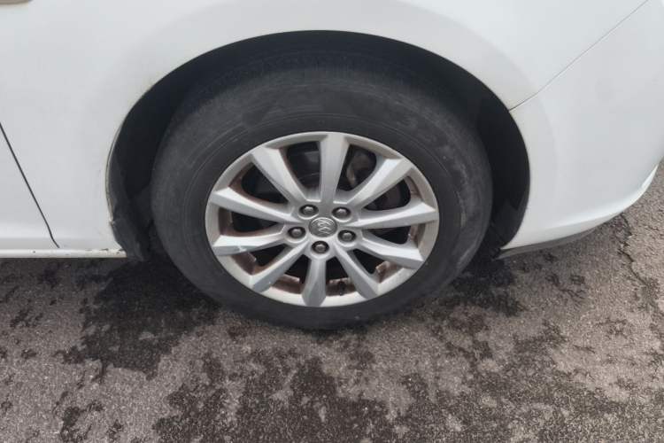 Used Buick GT 2013 GT 1.6L Automatic Fashion Edition Right Front Wheel Hub
