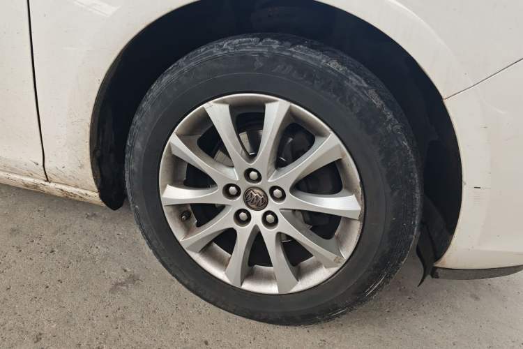 Used Buick GT 2013 XT 1.6L Manual Entry-Level Model Right Front Wheel Hub