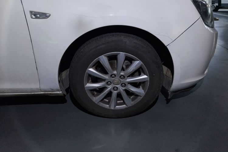 Used Buick GT 2013 GT 1.6L Automatic Comfort Edition Right Front Wheel Hub