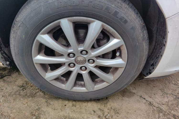 Used Buick GT 2013 GT 1.6L Manual Entry-Level Model Right Front Wheel Hub