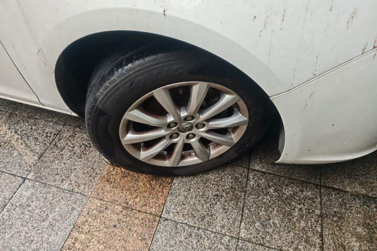 Used Buick GT 2013 GT 1.6L Automatic Fashion Edition Right Front Wheel Hub