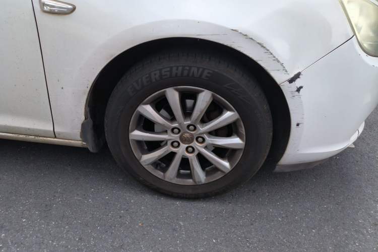 Used Buick GT 2013 GT 1.6L Automatic Fashion Edition Right Front Wheel Hub