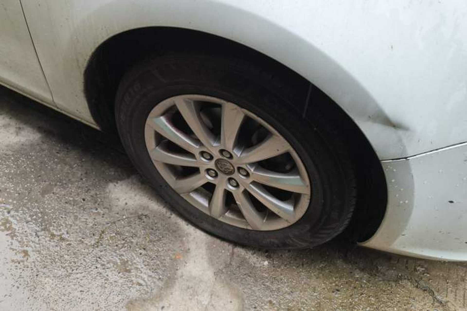 Used Buick GT 2013 GT 1.6L Manual Entry-Level Model Right Front Wheel Hub