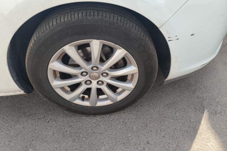 Used Buick GT 2013 GT 1.6L Automatic Fashion Edition Right Front Wheel Hub