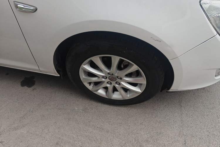 Used Buick GT 2013 XT 1.6L Automatic Fashion Edition Right Front Wheel Hub