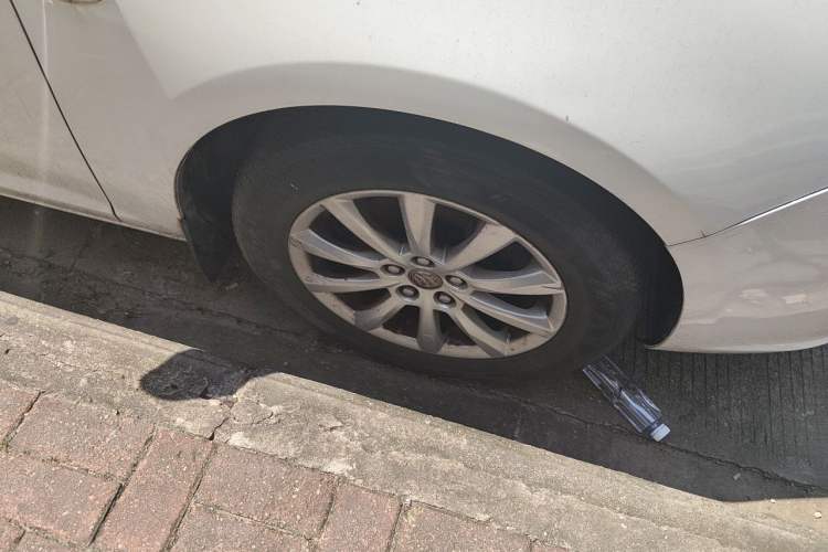Used Buick GT 2013 GT 1.6L Automatic Fashion Edition Right Front Wheel Hub