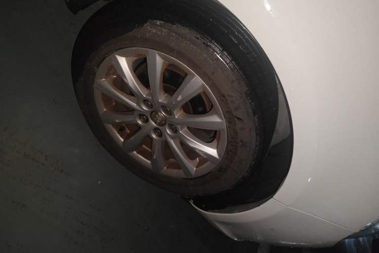 Used Buick GT 2013 GT 1.6L Automatic Fashion Edition Right Front Wheel Hub