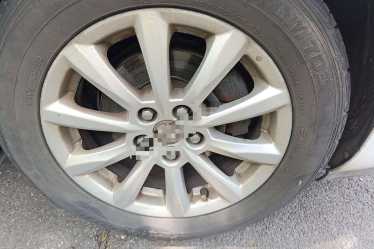 Used Buick GT 2013 GT 1.6L Automatic Fashion Edition Right Front Wheel Hub