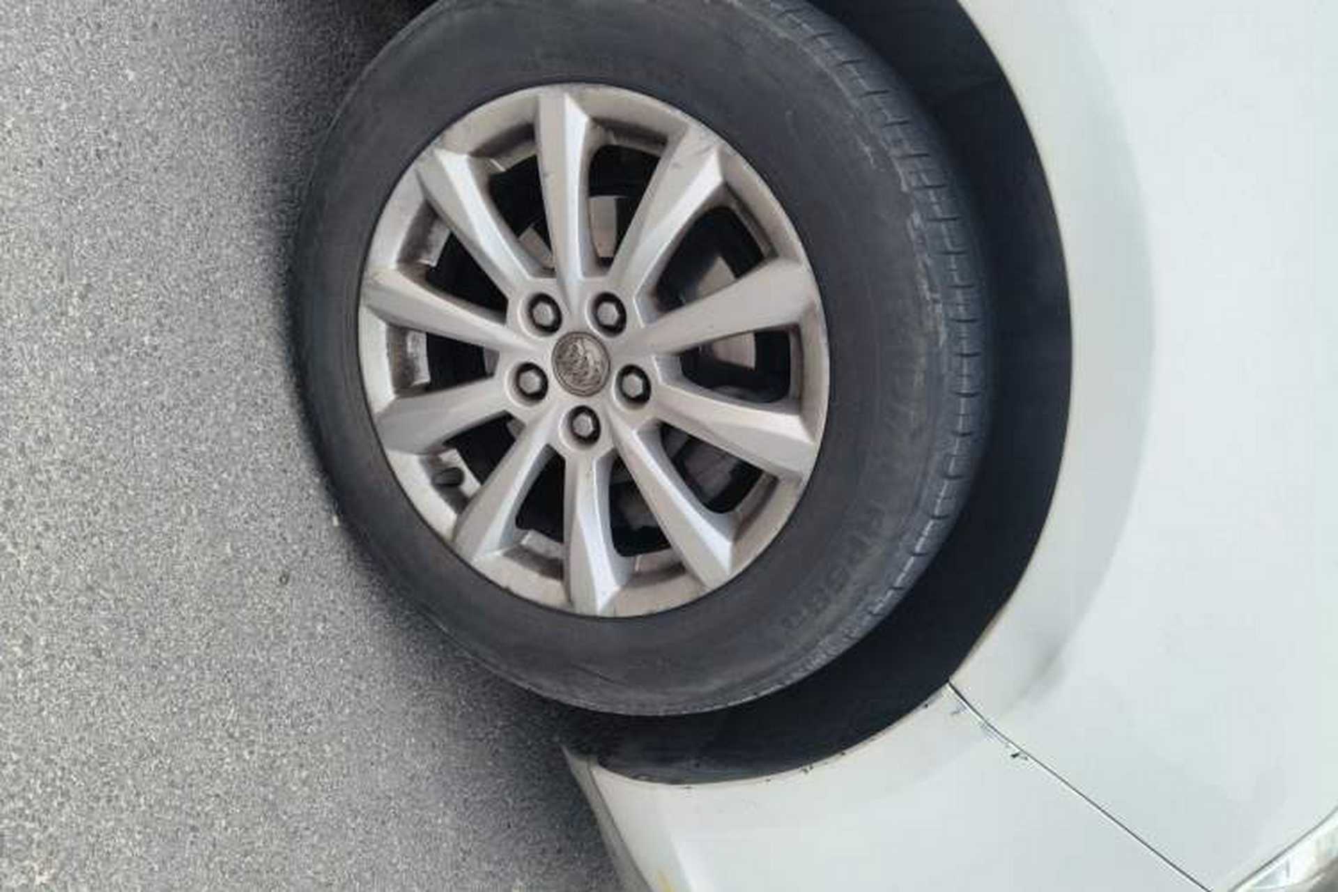 Used Buick GT 2013 GT 1.6L Automatic Fashion Edition Right Front Wheel Hub