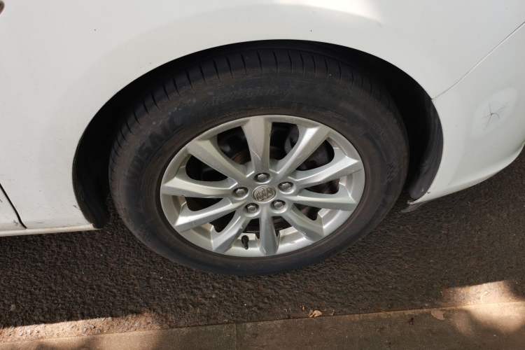 Used Buick GT 2013 GT 1.6L Manual Entry-Level Model Right Front Wheel Hub