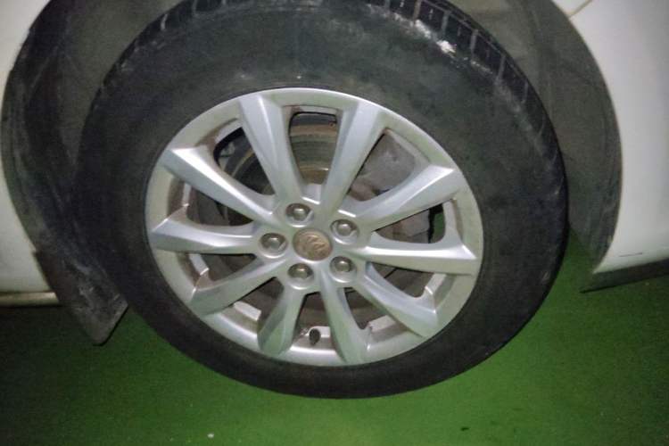 Used Buick GT 2013 GT 1.6L Automatic Fashion Edition Right Front Wheel Hub