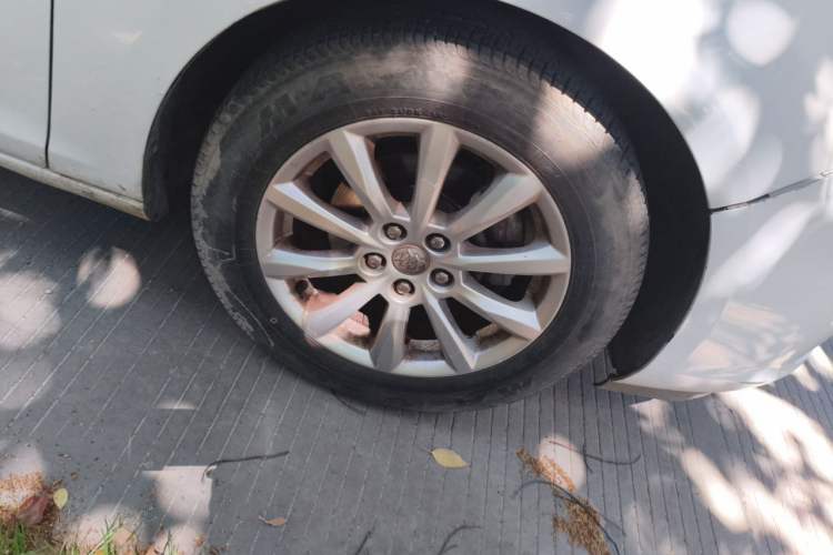Used Buick GT 2013 GT 1.6L Manual Entry-Level Model Right Front Wheel Hub