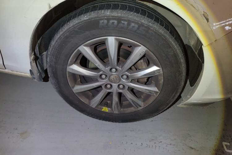 Used Buick GT 2013 GT 1.6L Automatic Fashion Edition Right Front Wheel Hub