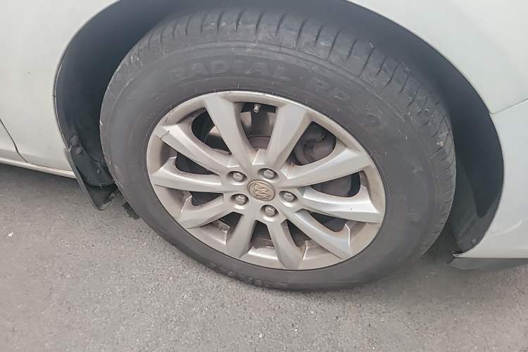 Used Buick GT 2013 GT 1.6L Automatic Fashion Edition Right Front Wheel Hub