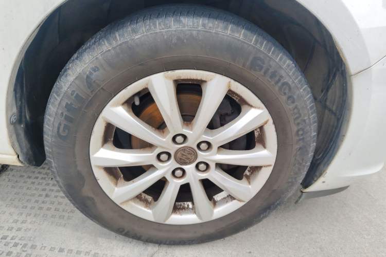Used Buick GT 2013 GT 1.6L Automatic Fashion Edition Right Front Wheel Hub