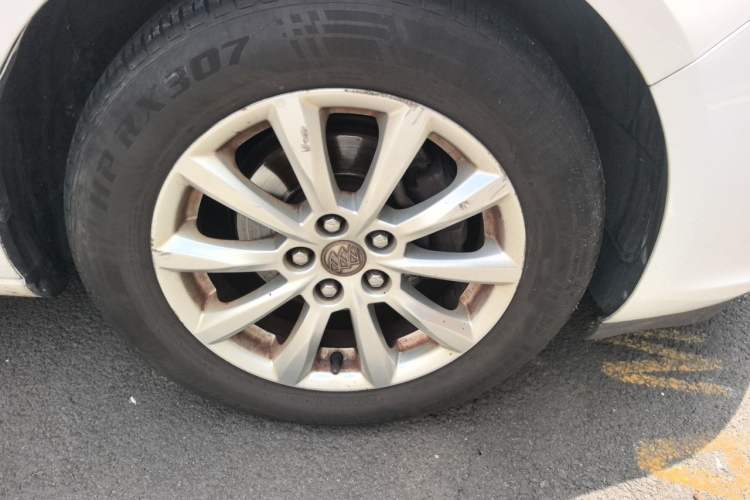 Used Buick GT 2013 GT 1.6L Automatic Fashion Edition Right Front Wheel Hub