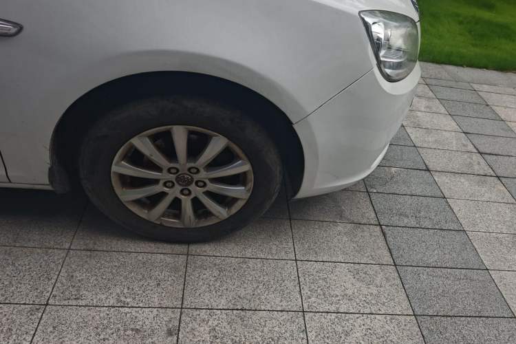 Used Buick GT 2013 GT 1.6L Automatic Fashion Edition Right Front Wheel Hub