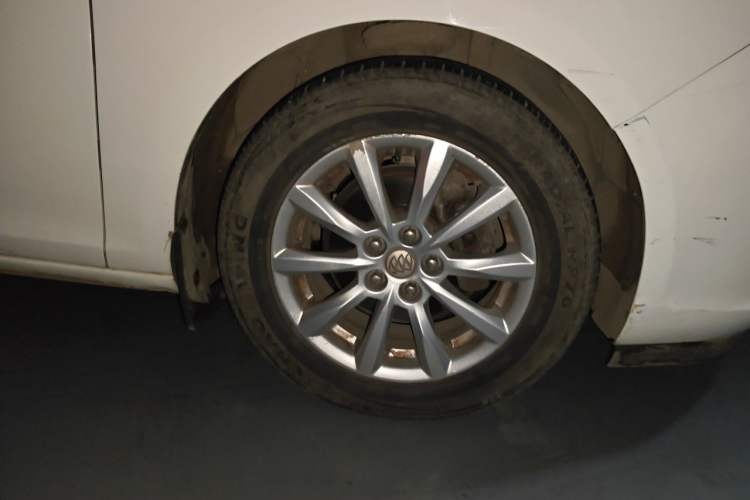 Used Buick GT 2013 GT 1.6L Manual Entry-Level Model Right Front Wheel Hub