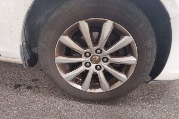 Used Buick GT 2013 GT 1.6L Automatic Fashion Edition Right Front Wheel Hub