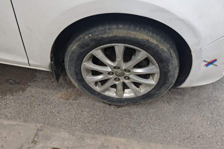 Used Buick GT 2013 XT 1.6L Automatic Fashion Edition Right Front Wheel Hub