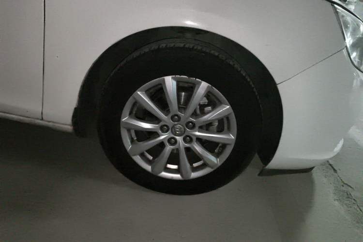 Used Buick GT 2013 GT 1.6L Manual Entry-Level Model Right Front Wheel Hub