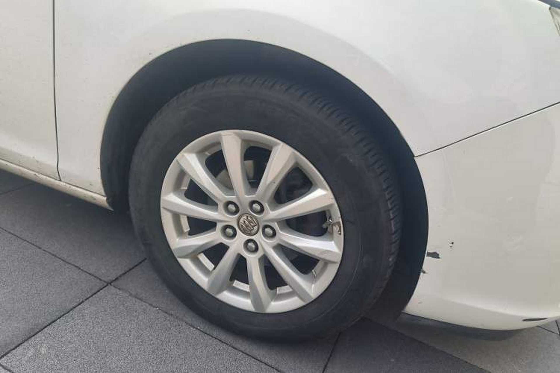Used Buick GT 2013 GT 1.6L Automatic Fashion Edition Right Front Wheel Hub