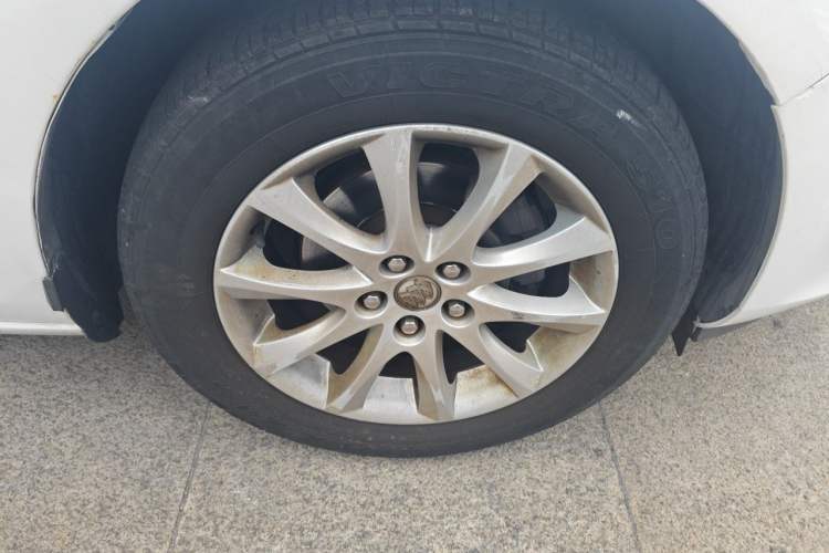 Used Buick GT 2013 XT 1.6L Automatic Fashion Edition Right Front Wheel Hub