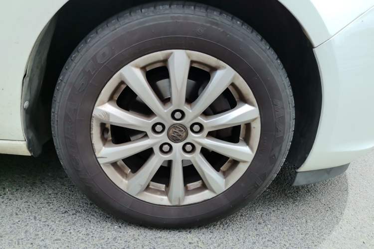 Used Buick GT 2013 GT 1.6L Automatic Fashion Edition Right Front Wheel Hub
