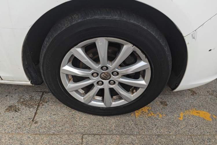 Used Buick GT 2013 GT 1.6L Manual Entry-Level Model Right Front Wheel Hub