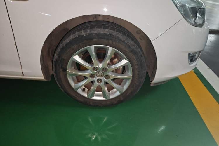 Used Buick GT 2013 XT 1.6L Manual Entry-Level Model Right Front Wheel Hub