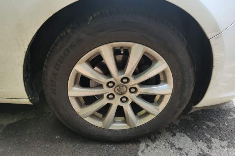 Used Buick GT 2013 GT 1.6L Manual Entry-Level Model Right Front Wheel Hub