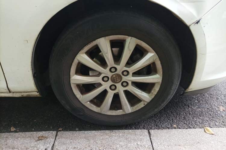 Used Buick GT 2013 GT 1.6L Automatic Fashion Edition Right Front Wheel Hub