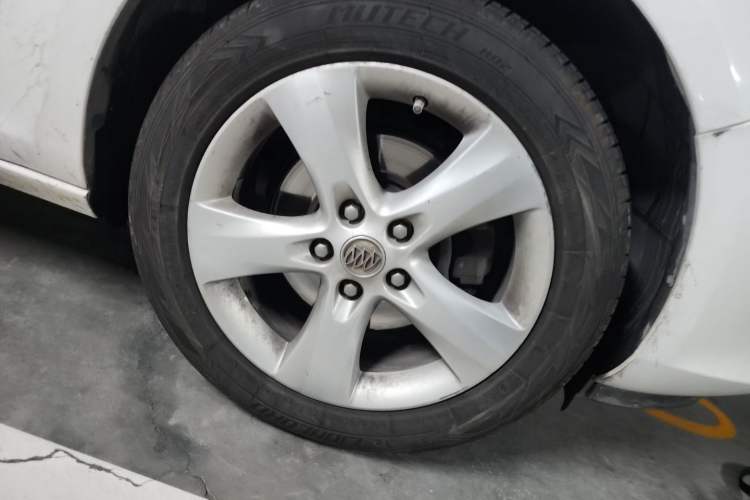 Used Buick GT 2013 XT 1.6T Automatic Fashion Sport Edition Right Front Wheel Hub