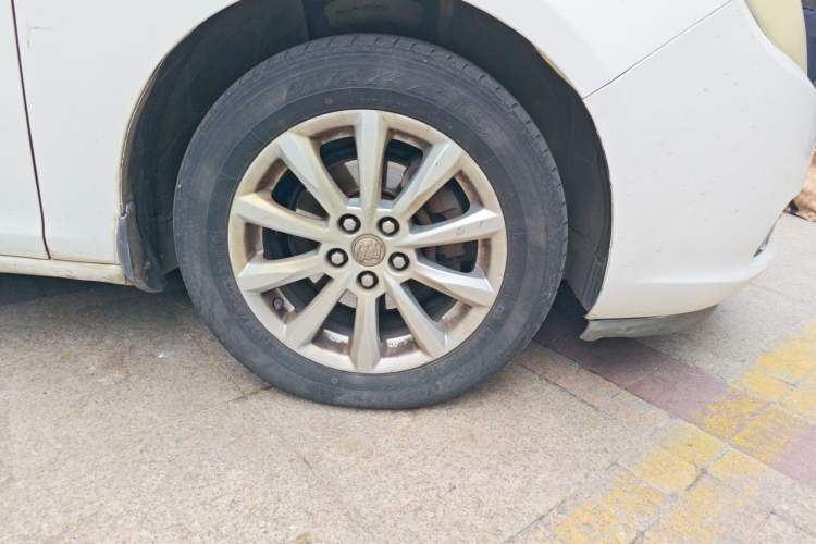 Used Buick GT 2013 GT 1.6L Automatic Fashion Edition Right Front Wheel Hub